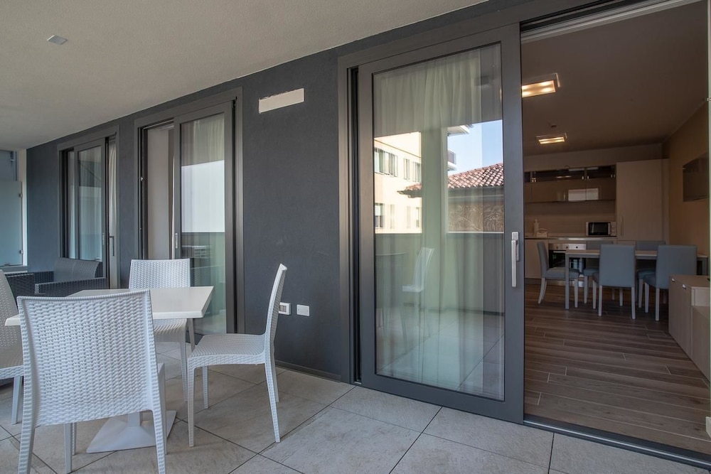 Apartment, Lagoon View (later view) photo 3