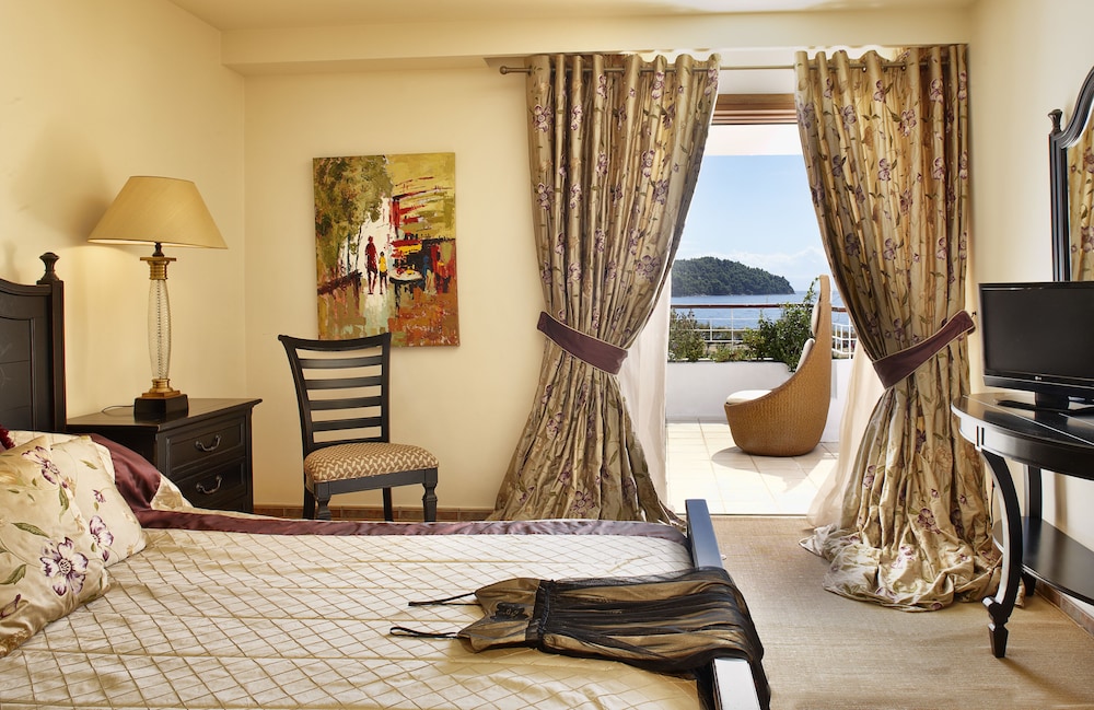 Panoramic Suite, 2 Bedrooms, Jetted Tub photo 2