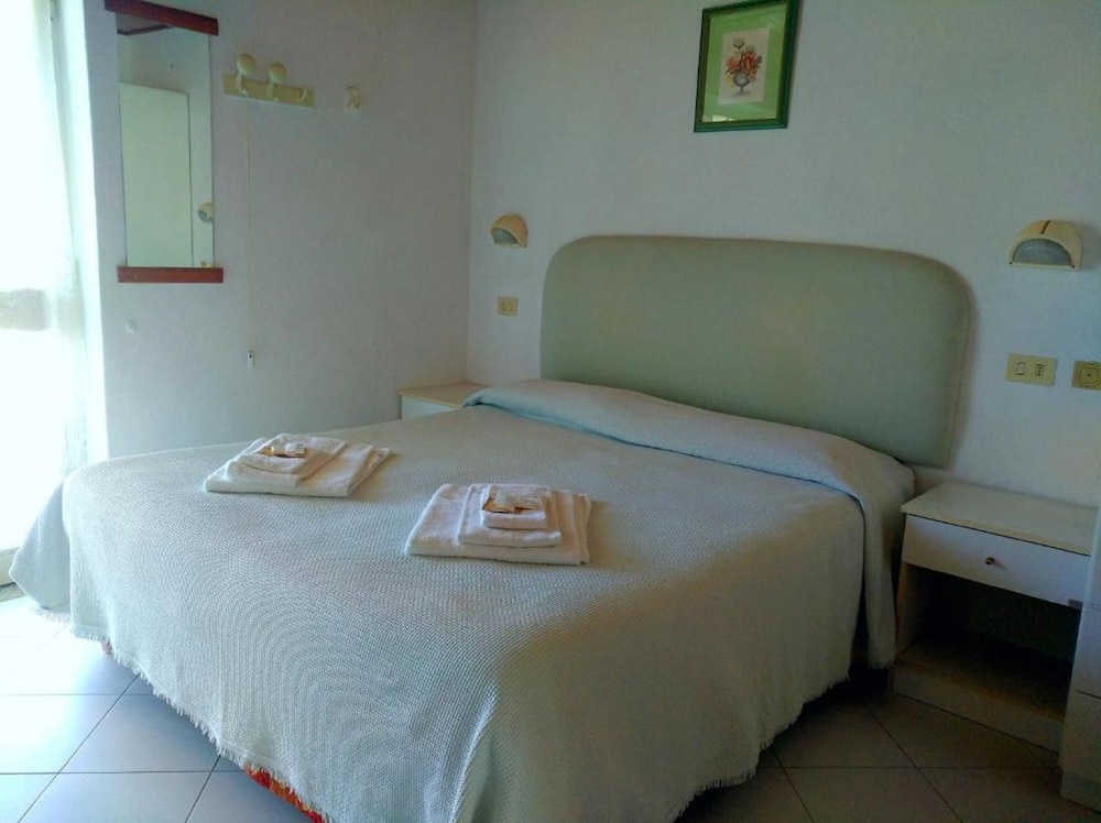 Double or Twin Room - Photo 1