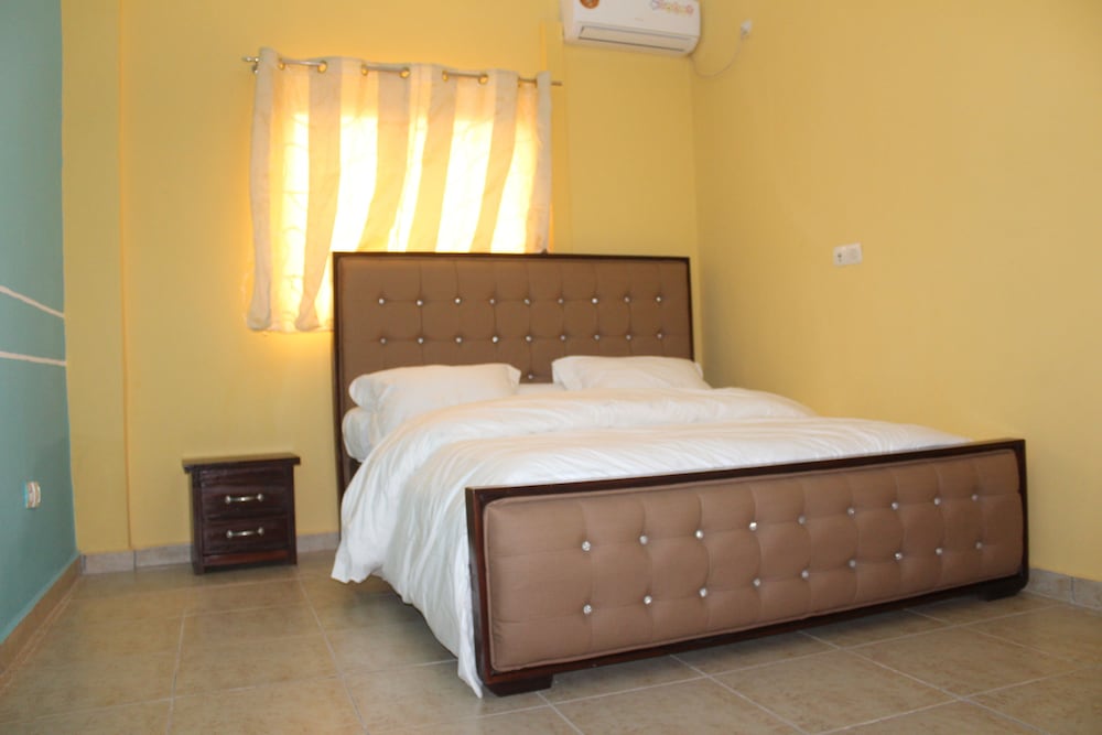 Deluxe Apartment, 2 Queen Beds, Smoking, City View