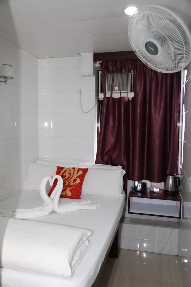 Family Room(Six Person)