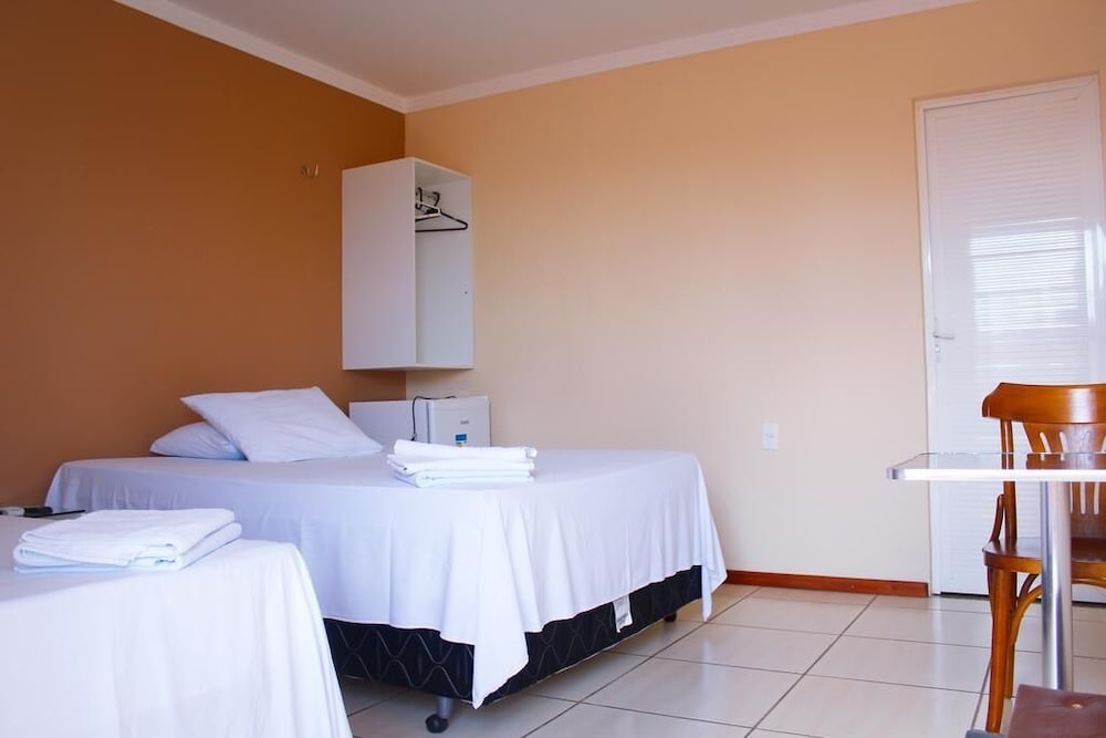 Comfort Triple Room (Com Chuveiro Aquecido) photo 1