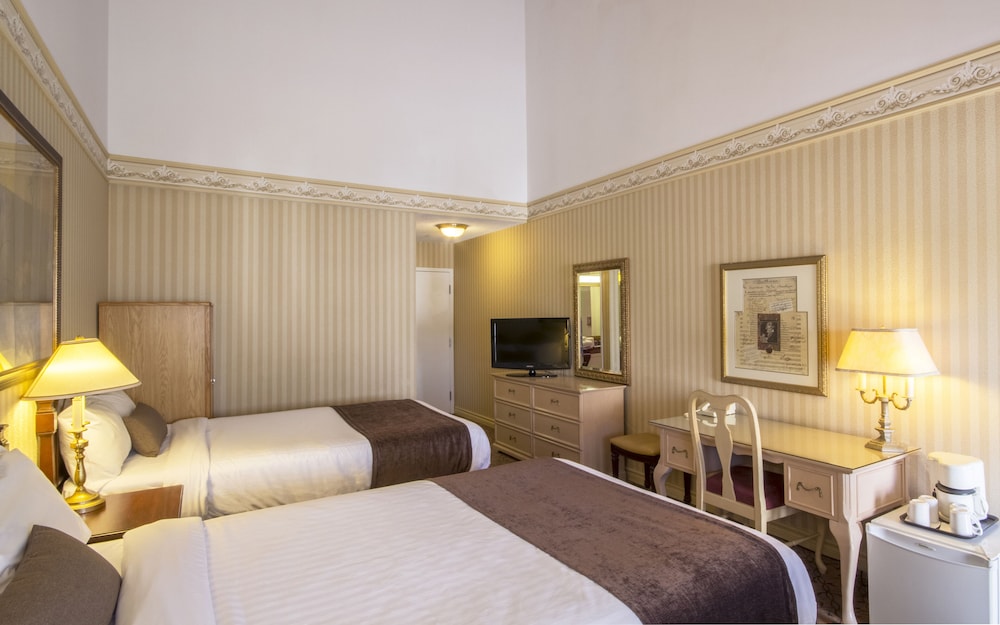 Economy Room, 2 Double Beds photo 3