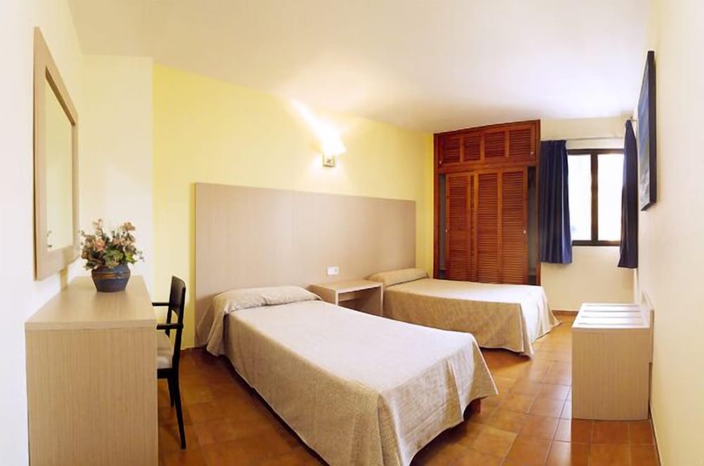 Apartment, 2 Bedrooms, Balcony photo 2