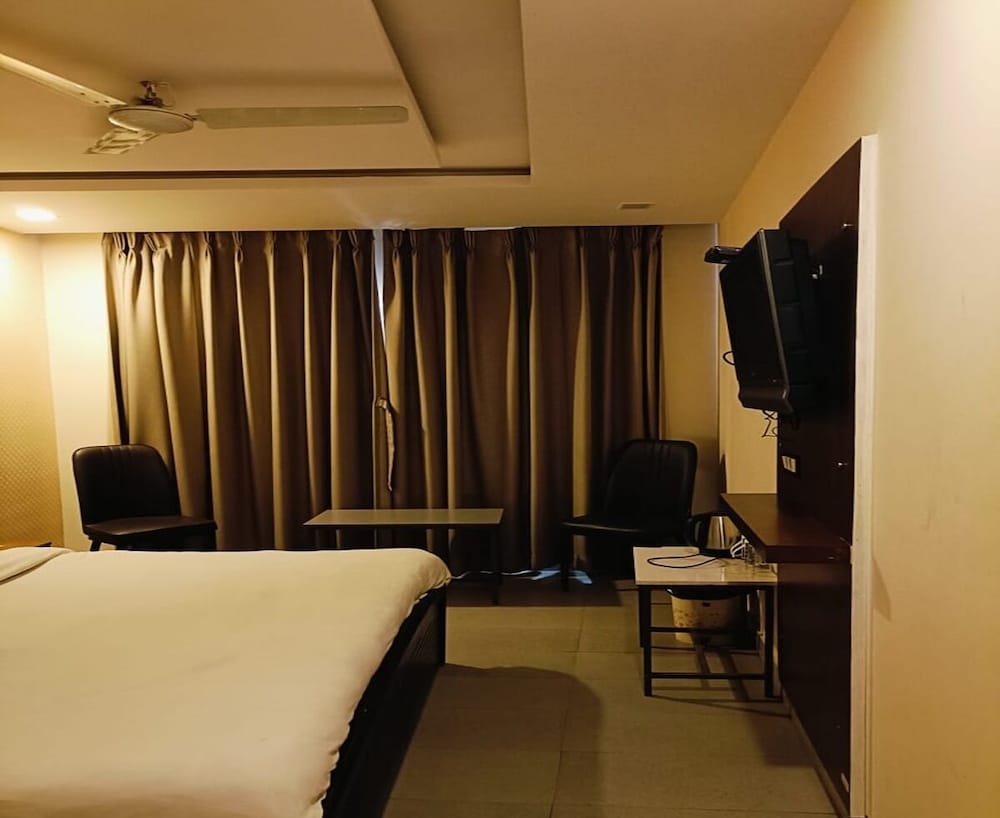 Deluxe Room - Photo 1