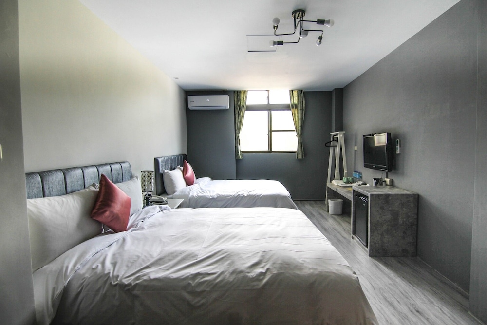 Superior Quadruple Room, 2 Double Beds, Mountain View photo 3