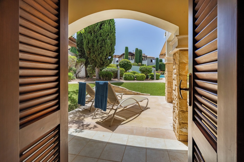 Apartment, 2 Bedrooms, Terrace, Pool View photo 3