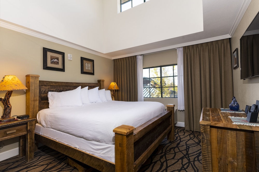 Grand Suite, Multiple Beds photo 2