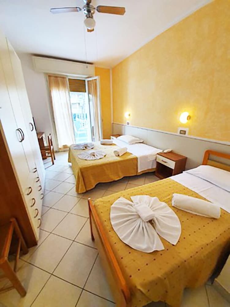 Triple Room, Balcony photo 1