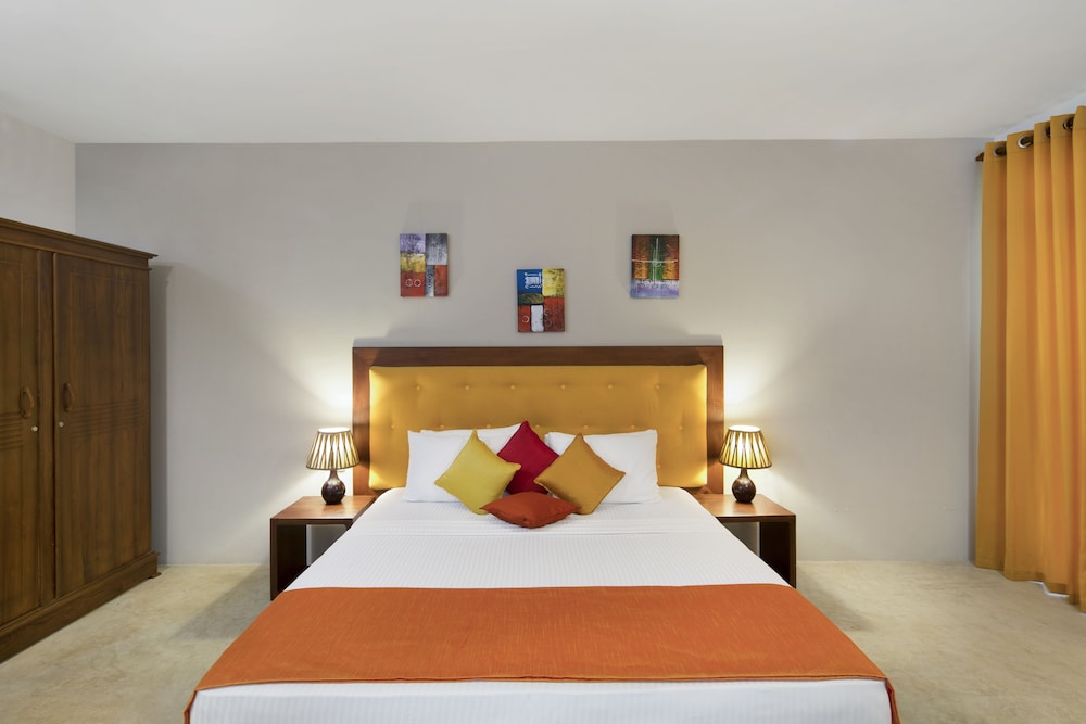 Standard Double Room, 1 King Bed, Garden Area photo 2