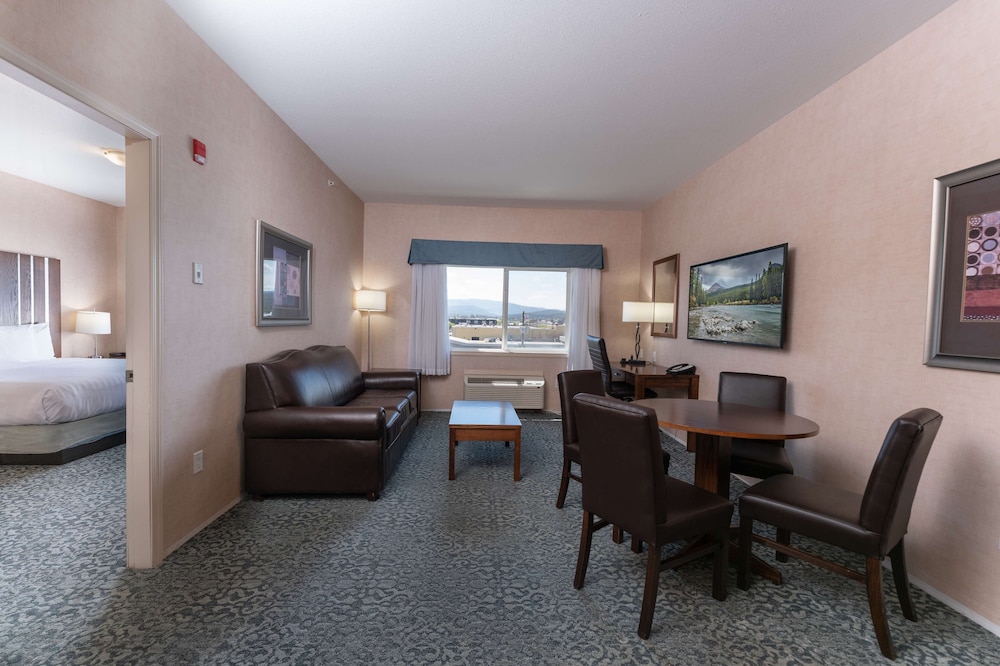 Suite, 1 King Bed, Non Smoking, Kitchenette (Separate Living Room)