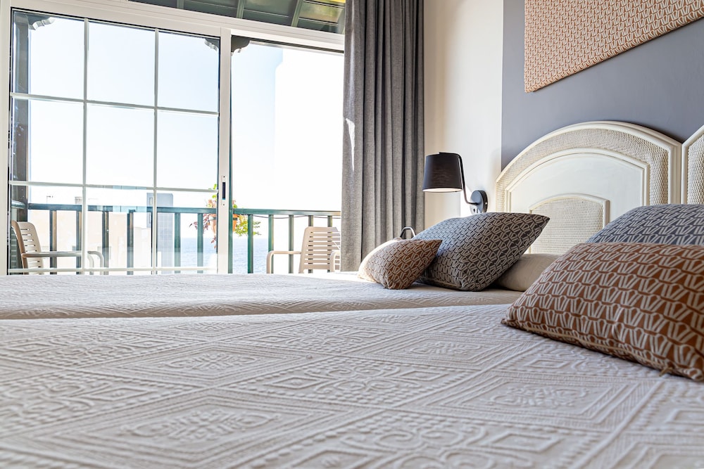 Superior Double or Twin Room, Sea View photo 2