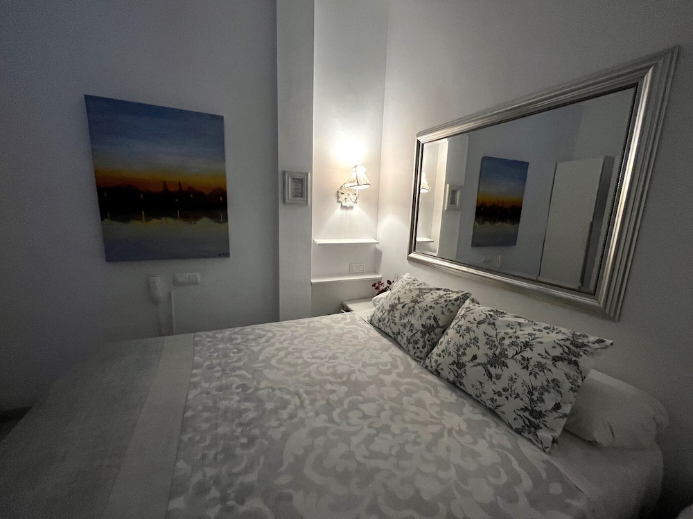 Small economy room - Photo 1