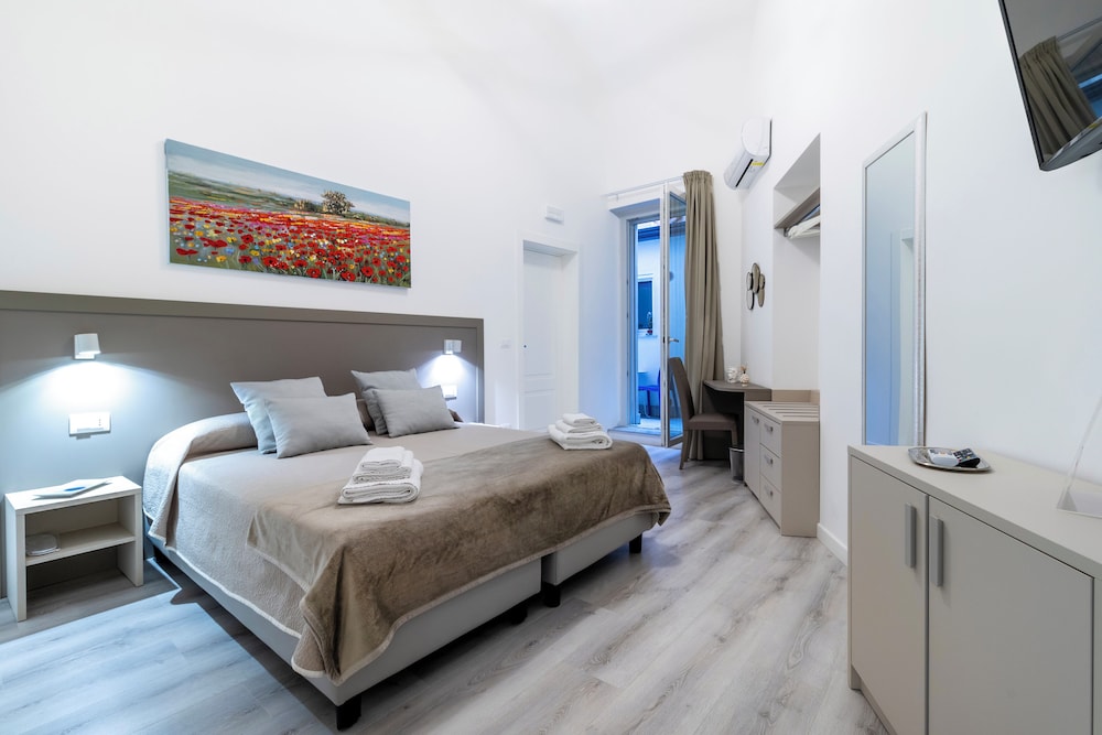 Basic Double or Twin Room, Patio