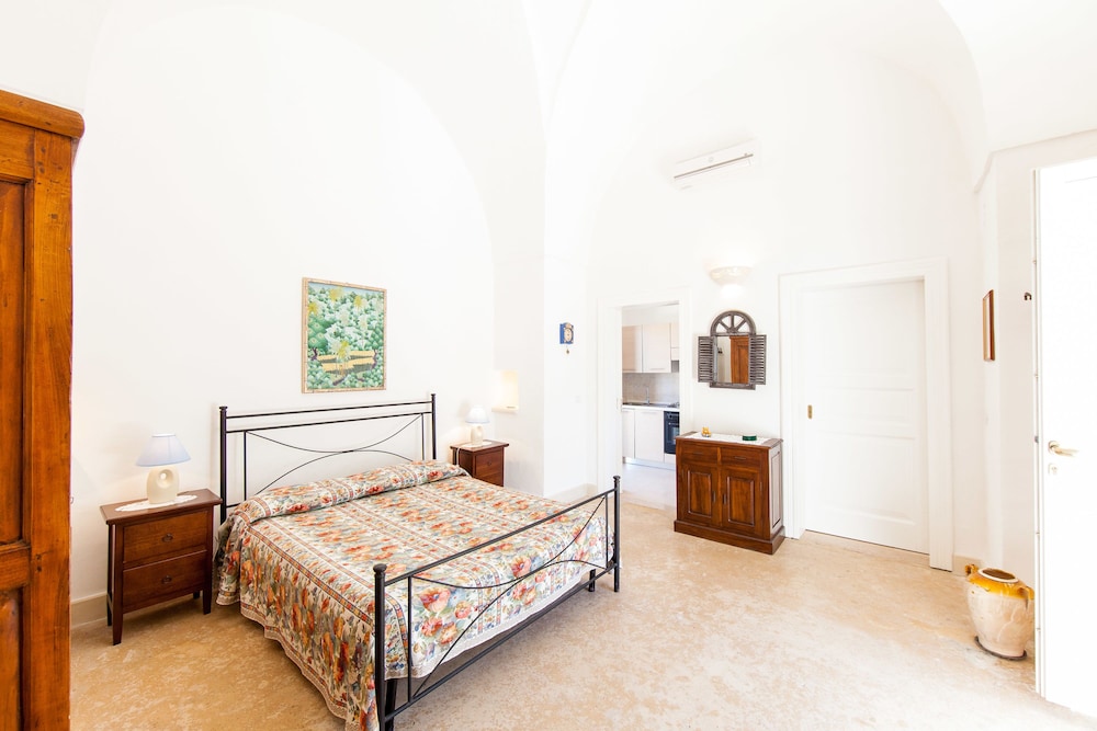 Romantic Cottage, Pool Access