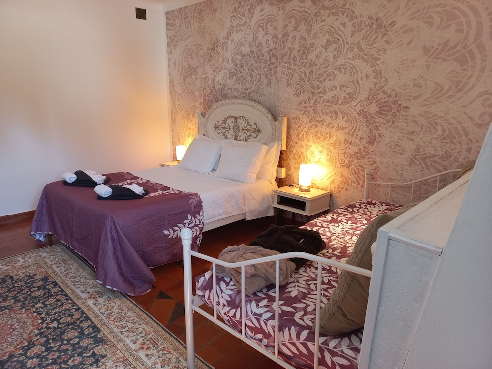 Family Triple Room, 1 Queen Bed, Non Smoking, City View photo 2