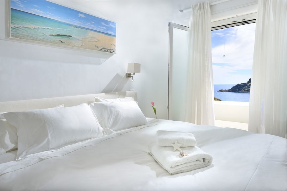 Luxury Villa, Multiple Bedrooms