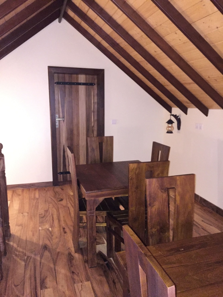 Signature Cottage, 4 Bedrooms, Garden View, Mountainside