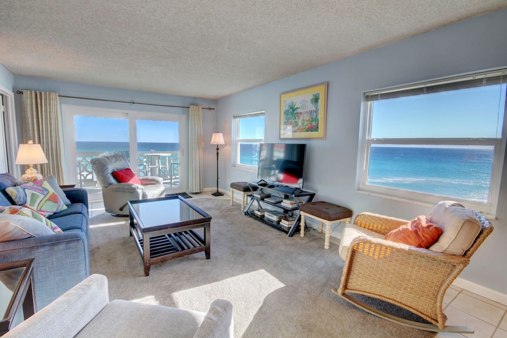 Condo, 2 Bedrooms