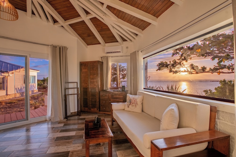 Panoramic Room