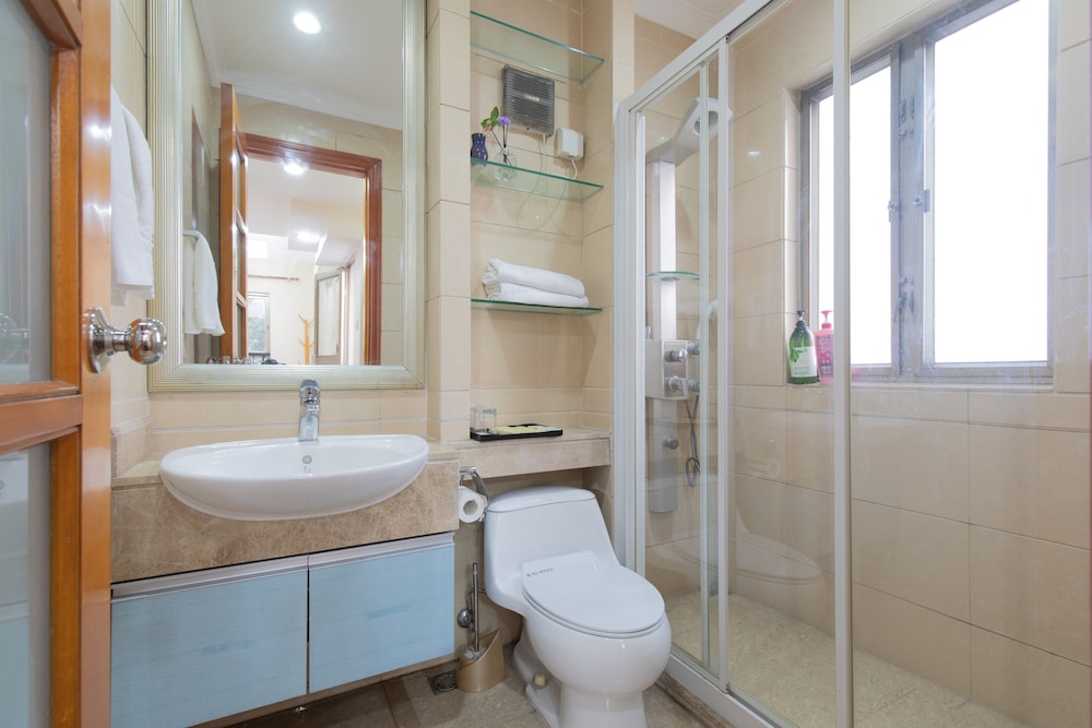 Senior Villa, 6 Bedrooms, Jetted Tub, Courtyard View photo 3