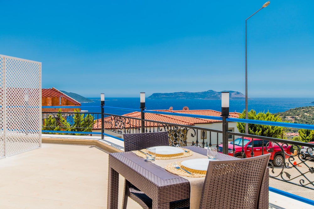 Standard Suite, 1 Double Bed with Sofa bed, Sea View, Ground Floor photo 1