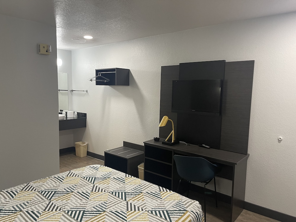 Deluxe Room, 1 Double Bed, Accessible, Non Smoking photo 3