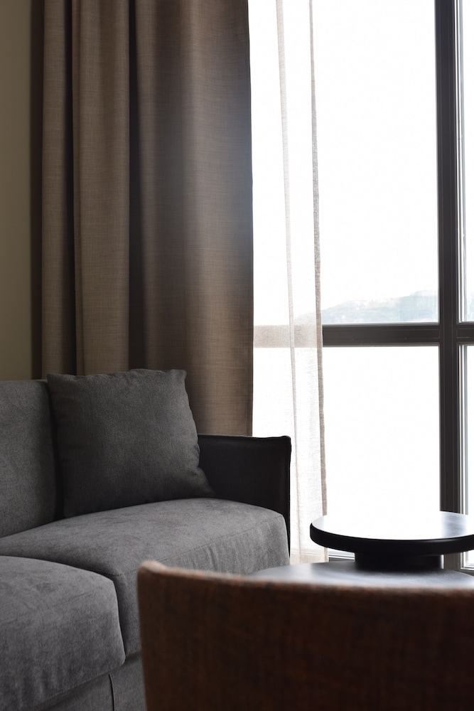 Room, 1 King Bed with Sofa bed, Non Smoking (Large) - Photo 3