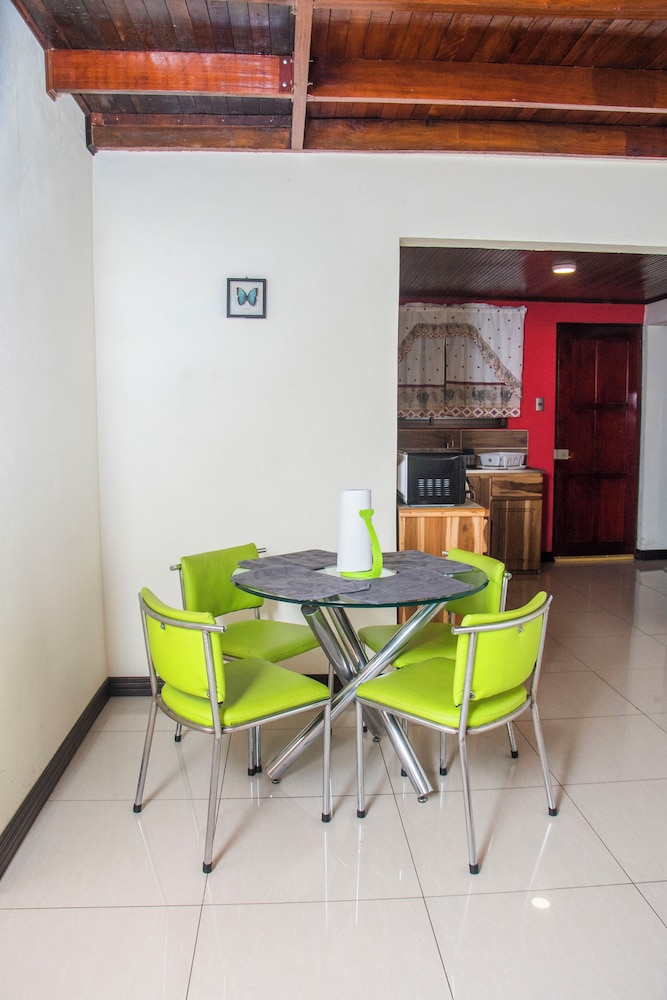 Basic Apartment photo 2