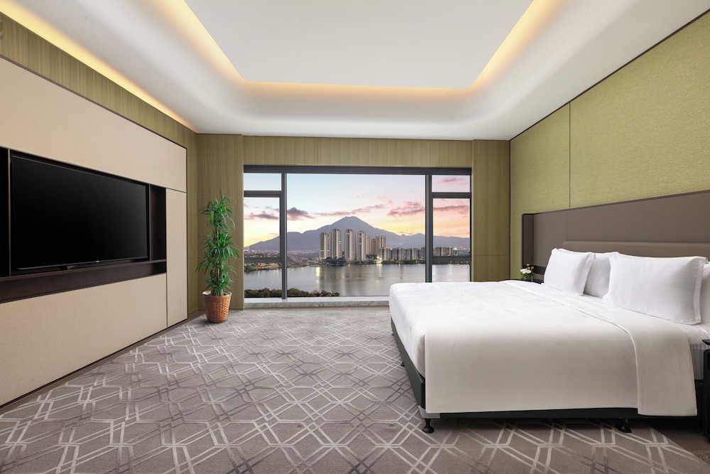 Suite, 1 Bedroom, Club Lounge Access, Lake View (Lake View) photo 2