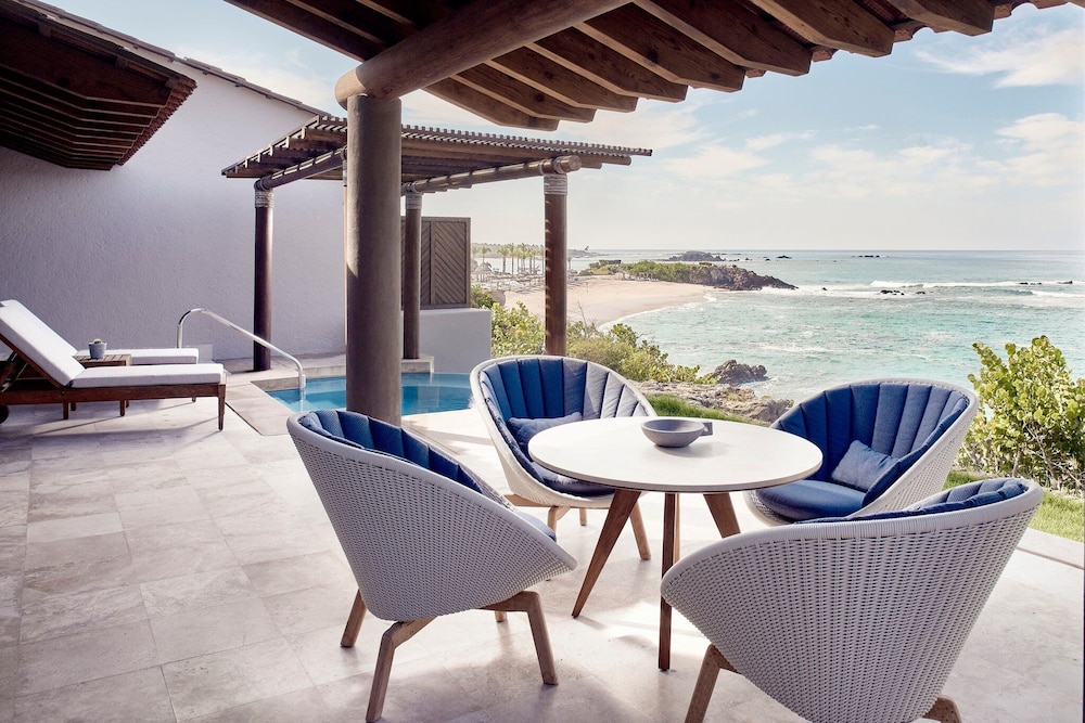 Oceanfront Plunge Pool Suite - Photo 4