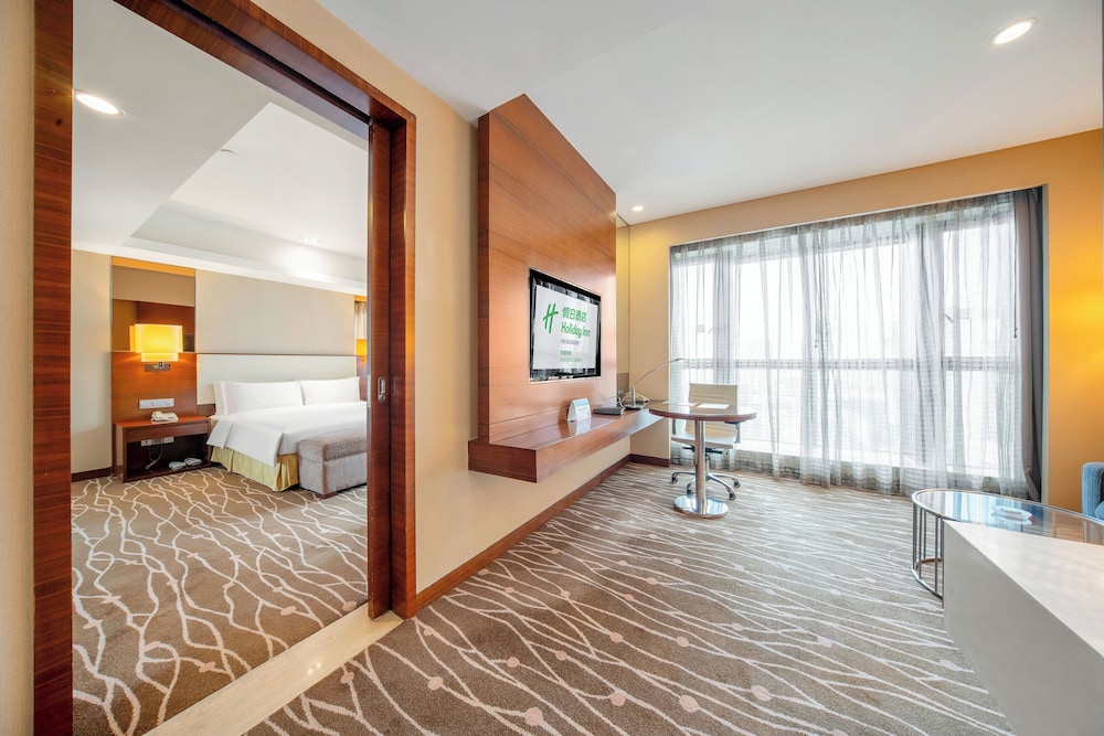 Suite, 1 Bedroom, Smoking photo 1