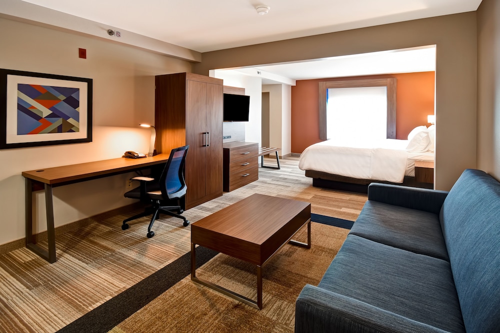 Suite, 1 King Bed, Accessible (Communications) - Photo 1