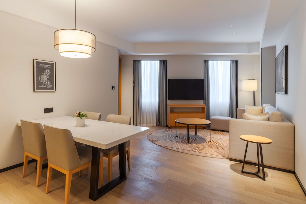 Suite, 1 Bedroom photo 1