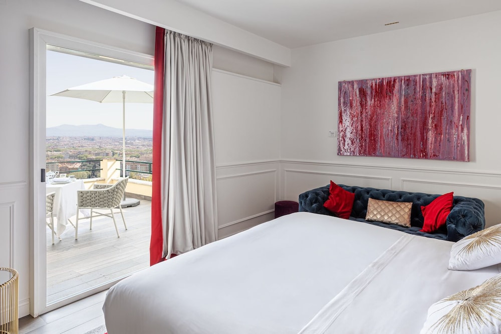 Junior Studio Suite, 1 King Bed, City View