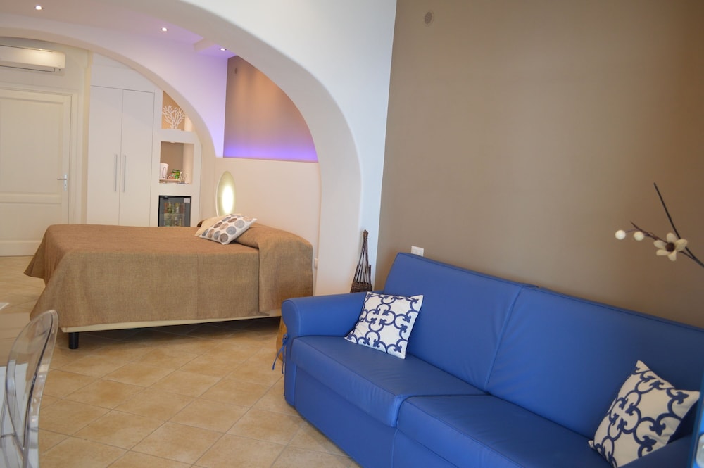 Family Room, 1 Queen Bed with Sofa bed, Terrace (Standard) photo 3