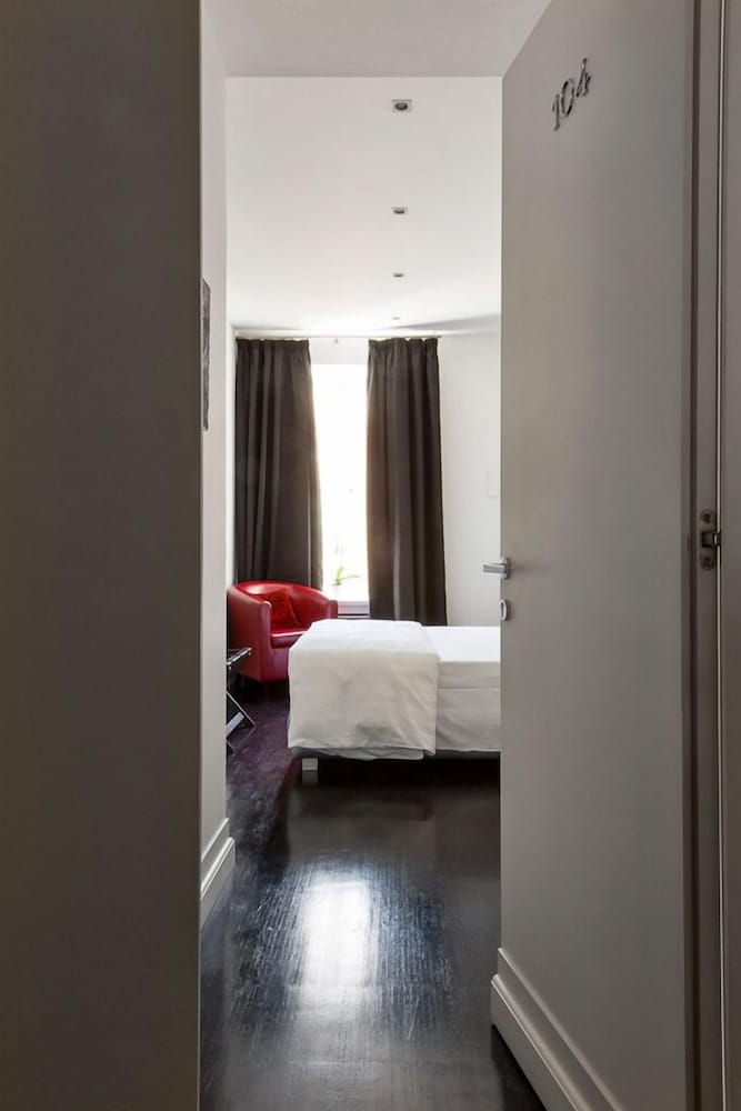 Basic Double Room photo 3