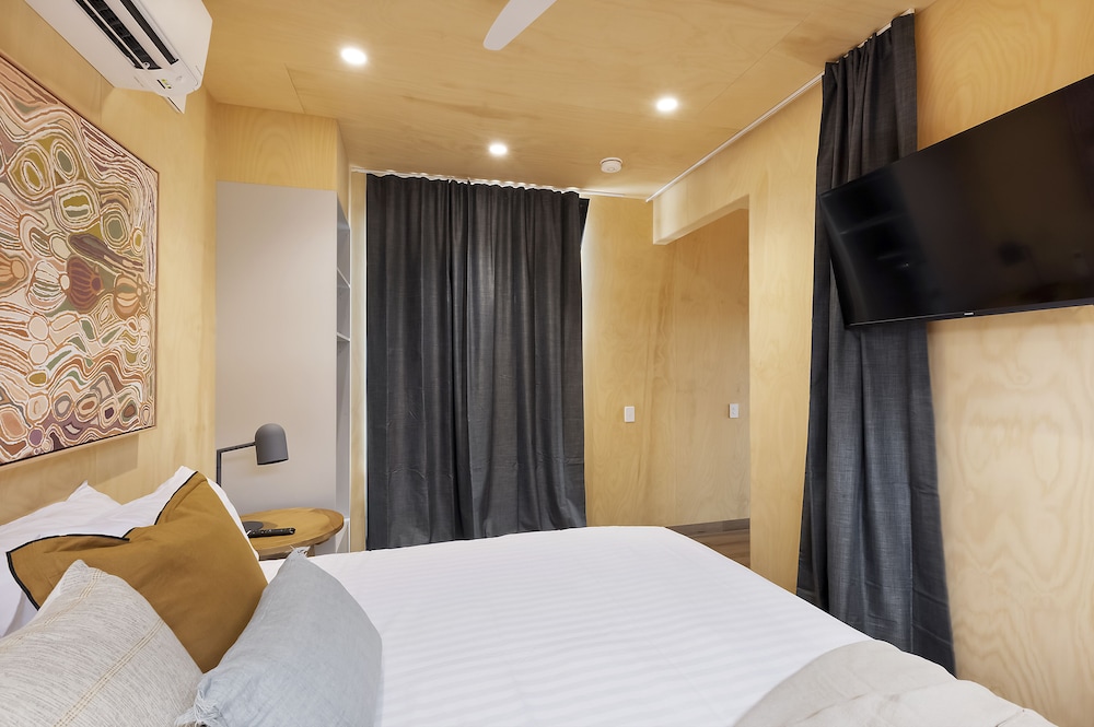 Superior Villa - Sleeps 6 - Accessible photo 2