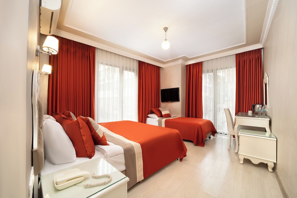 Deluxe Triple Room photo 1