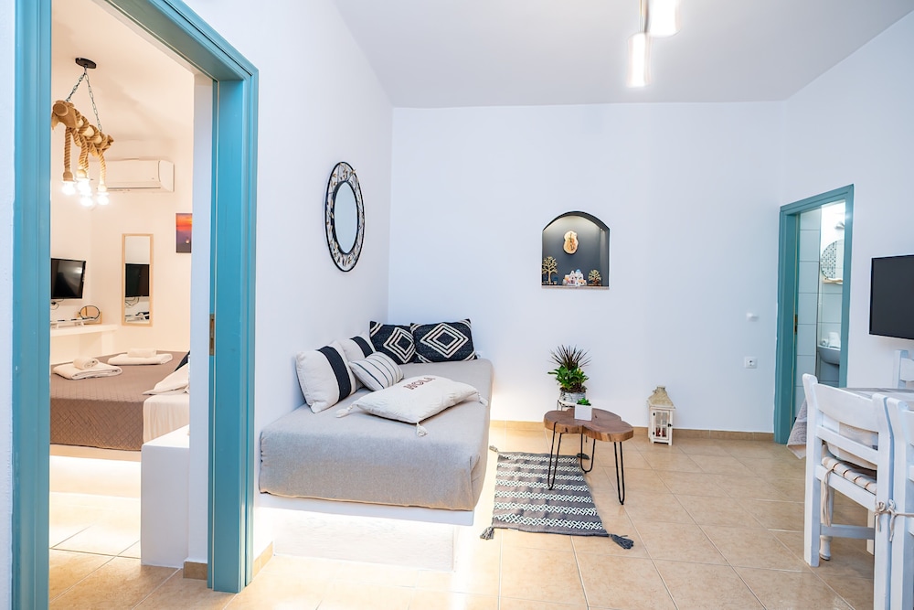 Strogili Suite