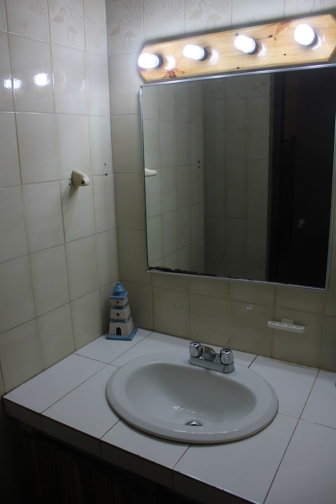 Shared Dormitory, Shared Bathroom photo 2