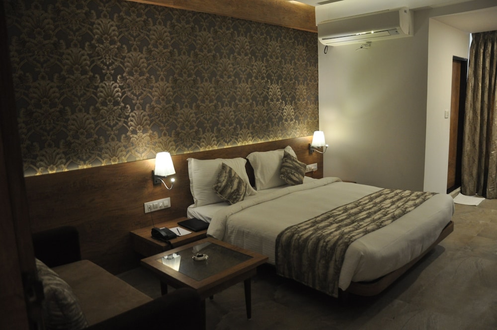Premium Room - Photo 6