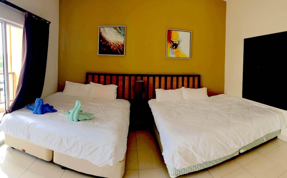 One Bedrooms (3 units) photo 1