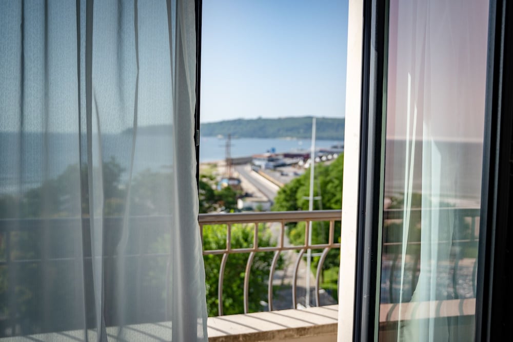 Deluxe Double Room, Sea View - Photo 5