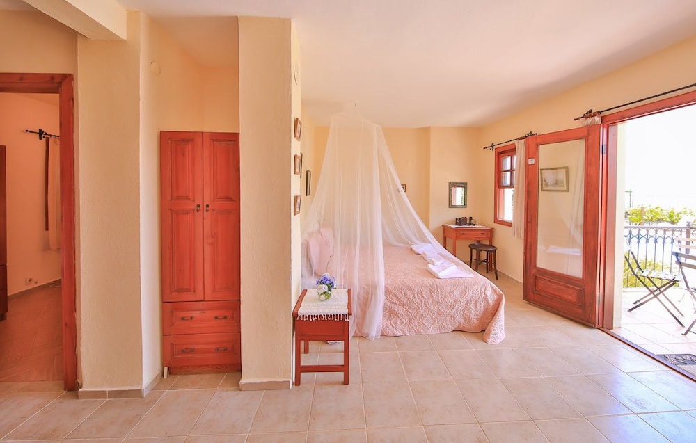 Junior Suite, 1 Bedroom, Garden View photo 3