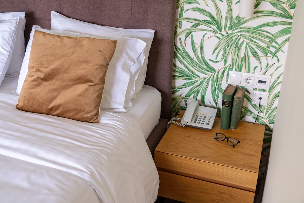 Signature Suite, Partial Sea View photo 2