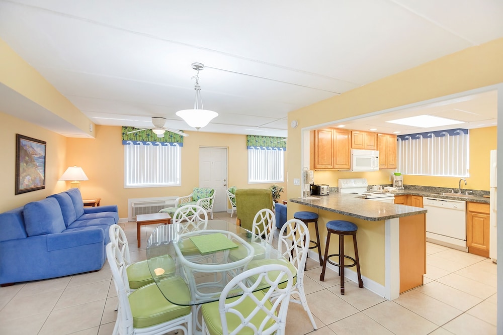 Condo, 2 Bedrooms, 2 Bathrooms photo 1