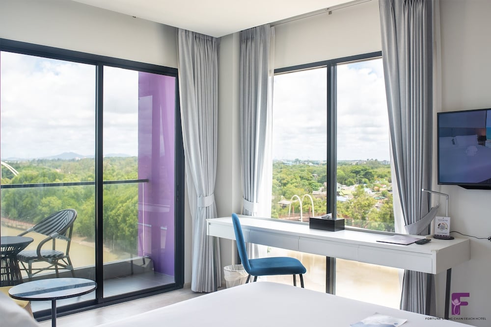 Premier Room, River View