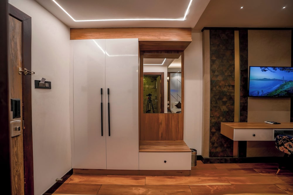 Luxury Room - Photo 10