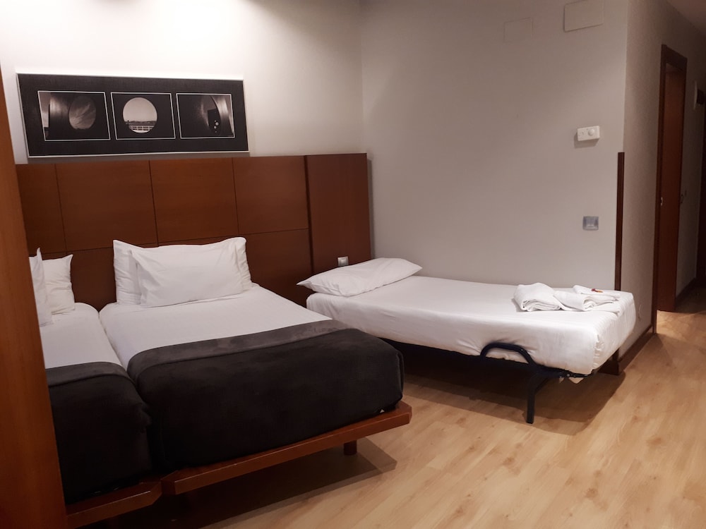Double Room with Extra bed for an adult - Photo 2